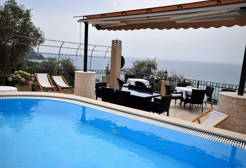 پانسیون Monte Perla Residence