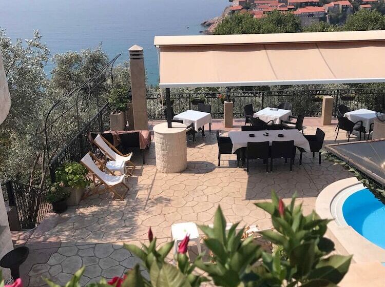 پانسیون Monte Perla Residence