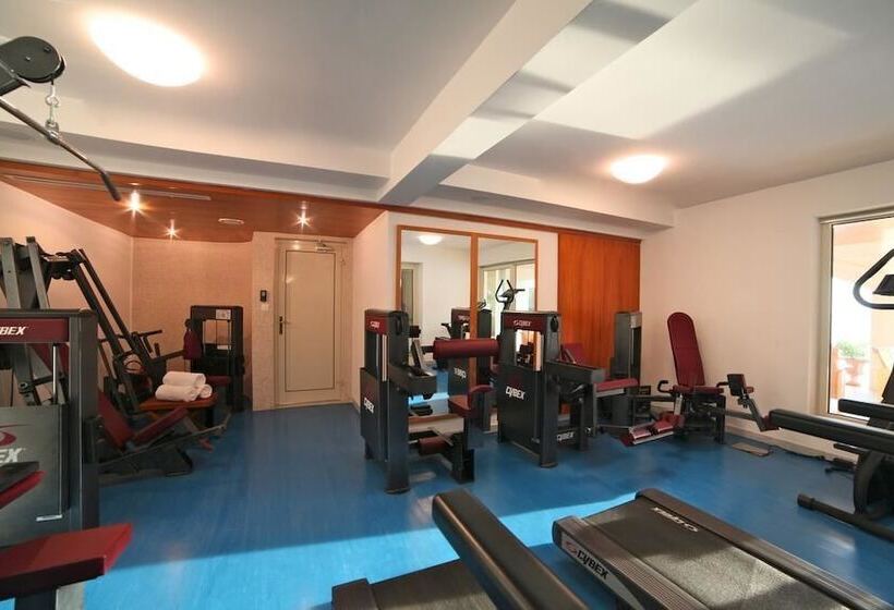 پانسیون Villa Montenegro