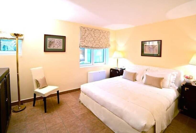 پانسیون Villa Montenegro