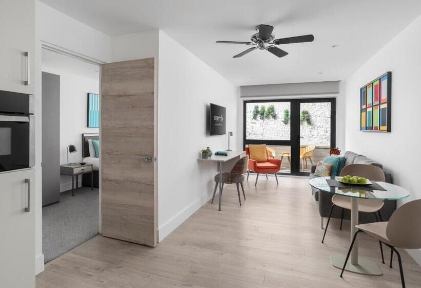 Q Square By Supercity Aparthotels