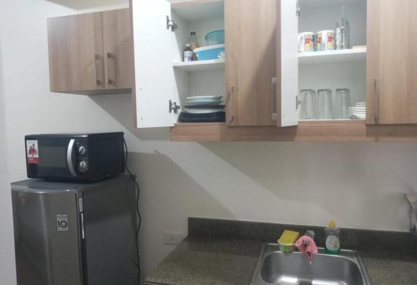 Rosarich Homestay   Bristle Ridge Residences