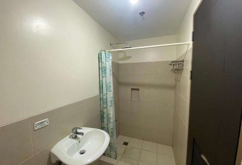 Rosarich Homestay   Bristle Ridge Residences