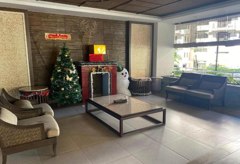 Rosarich Homestay   Bristle Ridge Residences