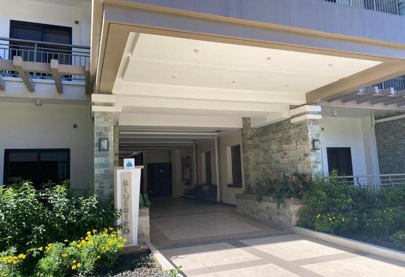 Rosarich Homestay   Bristle Ridge Residences