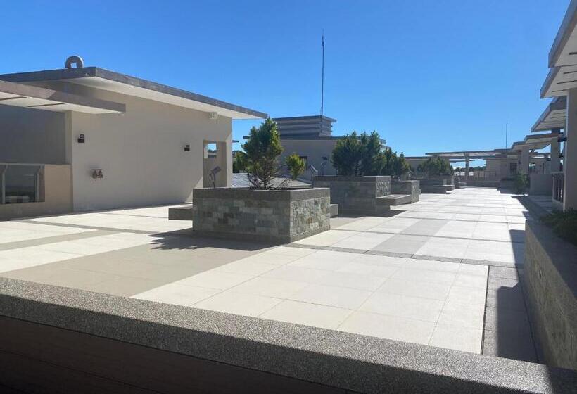 Rosarich Homestay   Bristle Ridge Residences