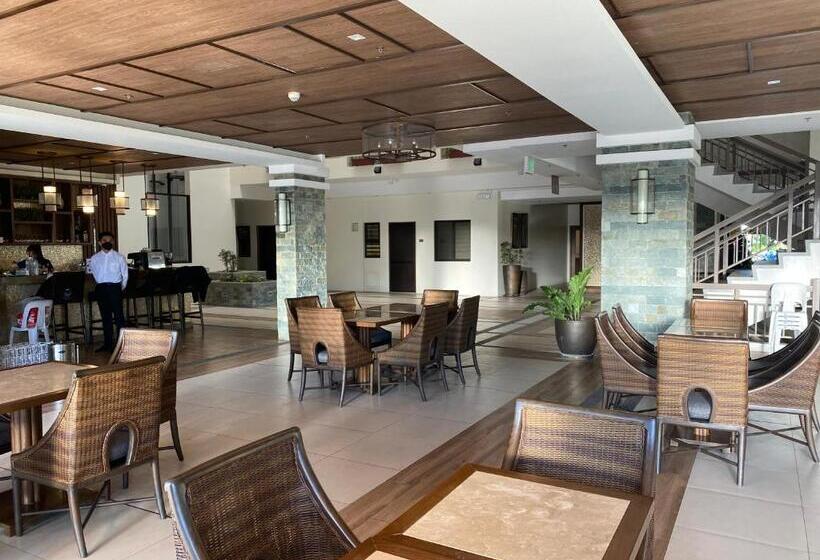 Rosarich Homestay   Bristle Ridge Residences