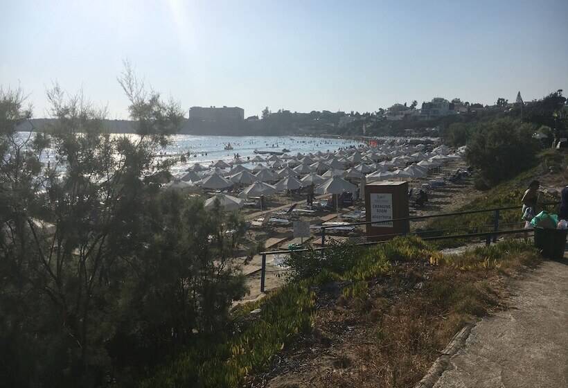 Townhouse Coral Bay Village