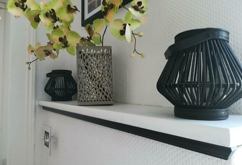 هاستل Boutique Family House La