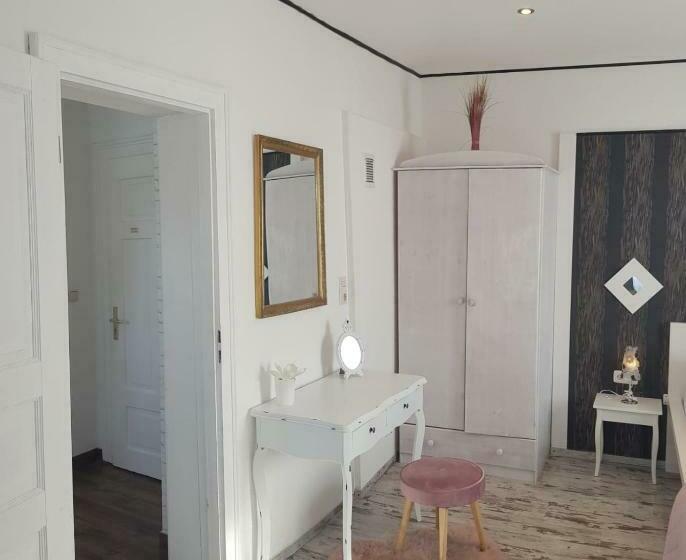 هاستل Boutique Family House La