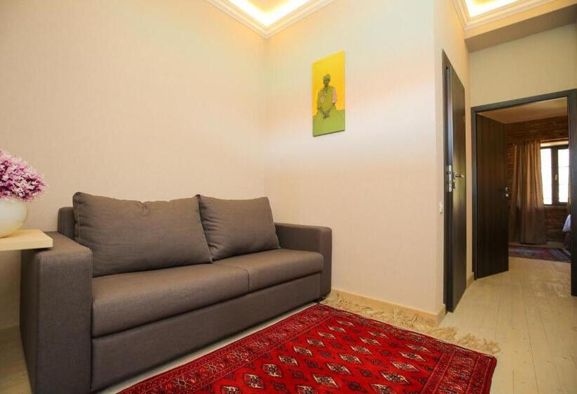 Chalet Dilijan Hotel & Restauarant