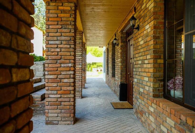 Chalet Dilijan Hotel & Restauarant