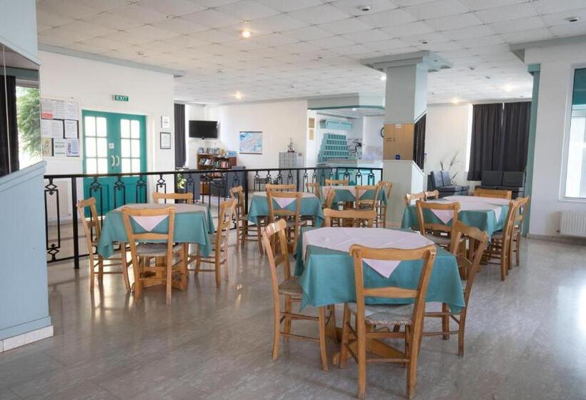 Debbiexenia Hotel Apartments