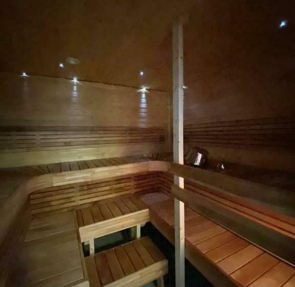 ホテル Karemajat Panorama