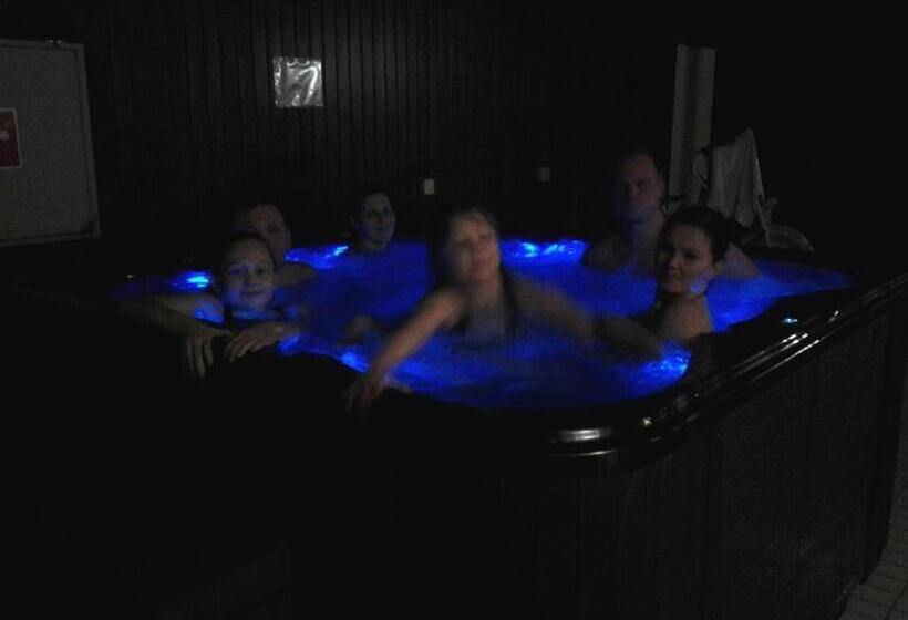 בית מלון כפרי Karemajat Panorama