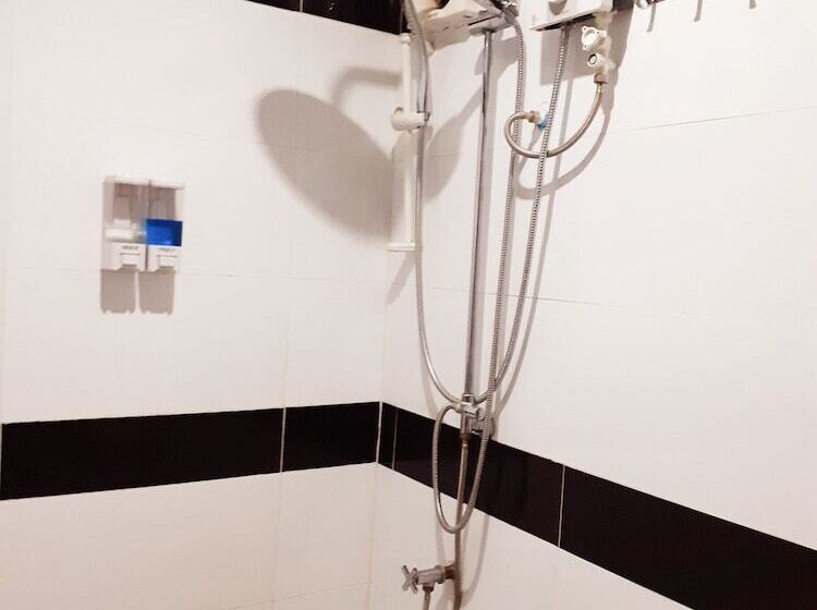 בית מלון כפרי New Season Riverside