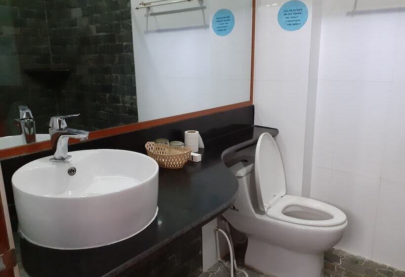 בית מלון כפרי New Season Riverside