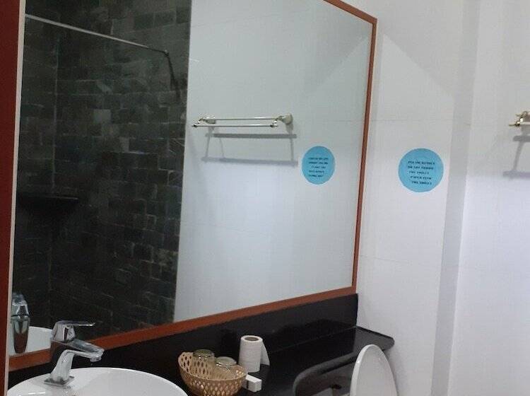 בית מלון כפרי New Season Riverside