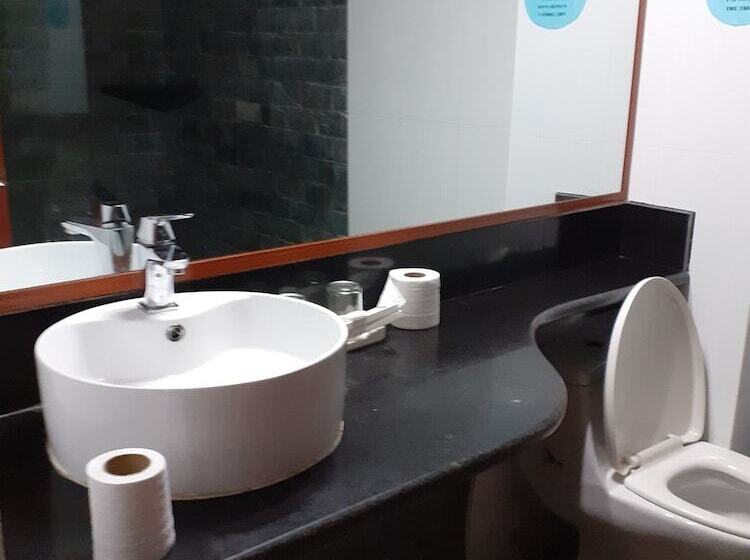 בית מלון כפרי New Season Riverside