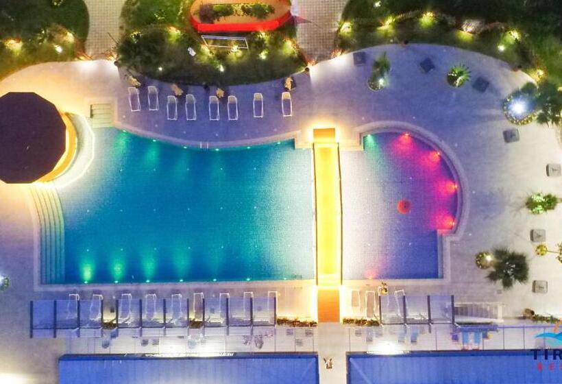 בית מלון כפרי Tirana Resort Radhime