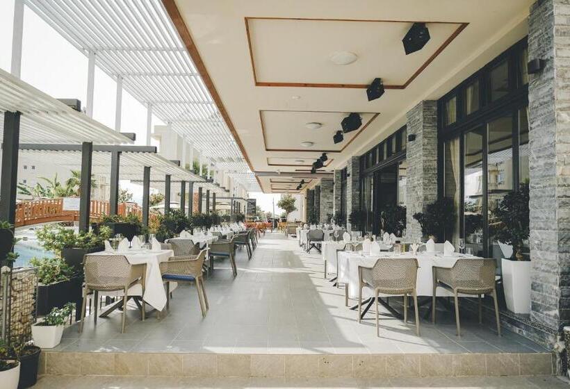 בית מלון כפרי Tirana Resort Radhime