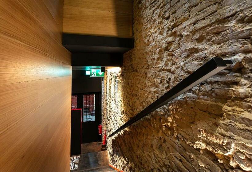 Отель Zrooms&suites Hostel Boutique