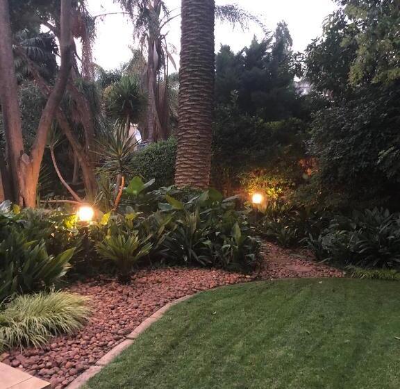 膳宿费 27a On Angus