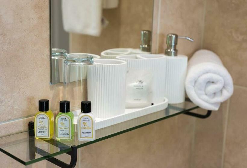 פנסיון Coleman Studios