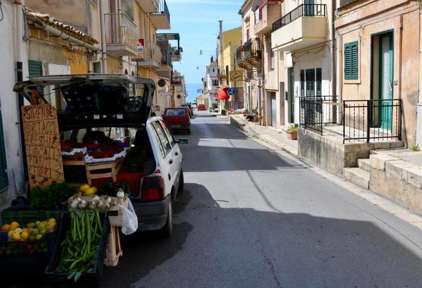 פנסיון Donnalucata Ospitalità Diffusa