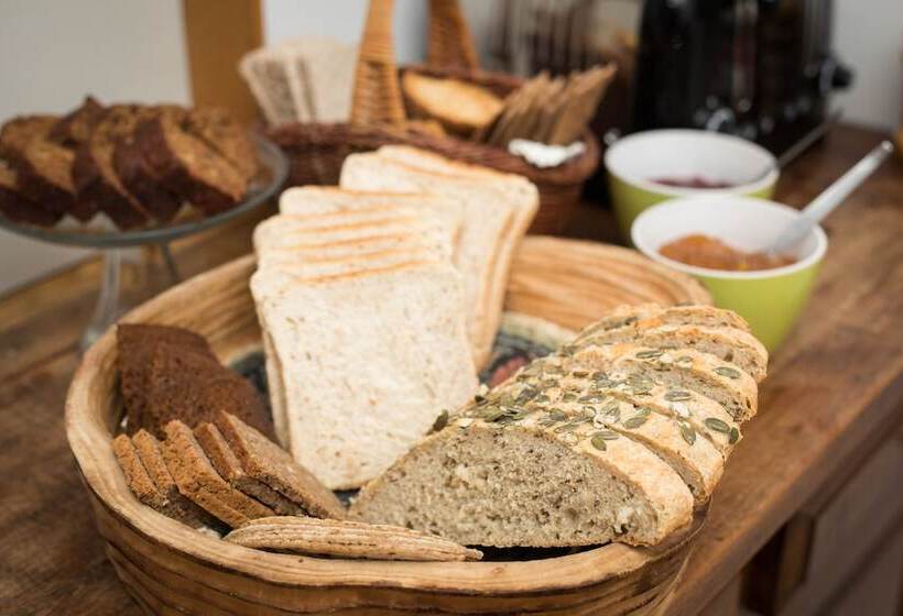 پانسیون Eric The Red Guesthouse