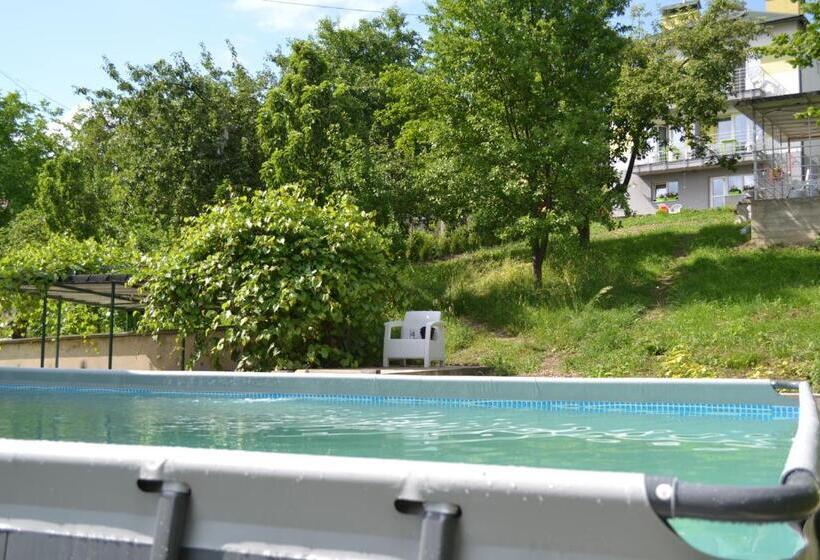 پانسیون Guest House At Lesya Ukrainka