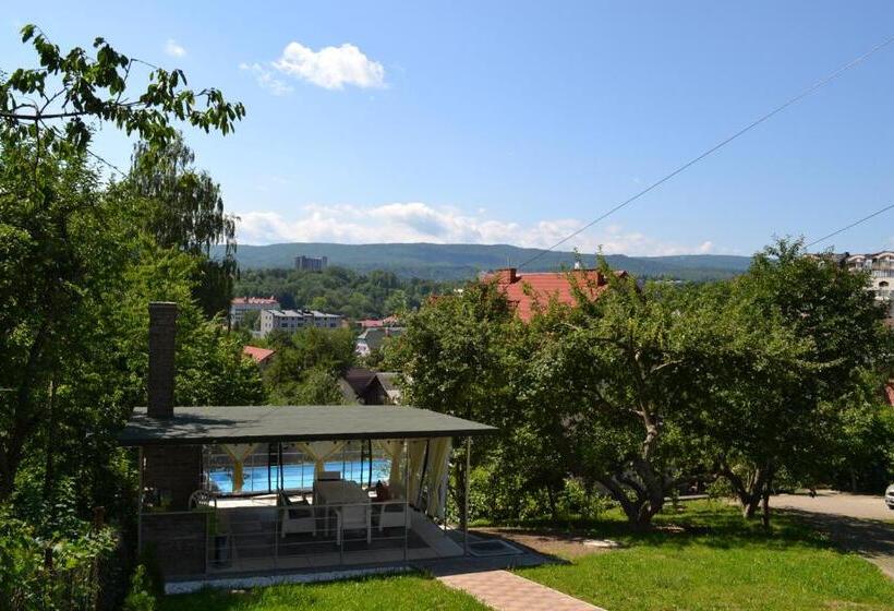 پانسیون Guest House At Lesya Ukrainka