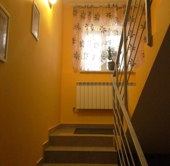 پانسیون Guest House At Lesya Ukrainka