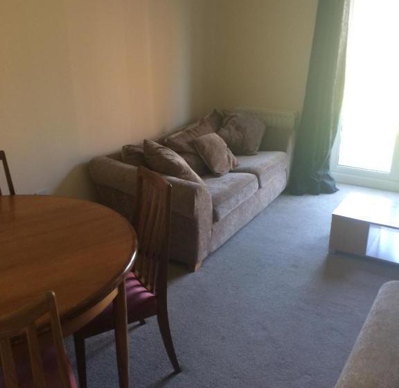 פנסיון Kirkwood Drive