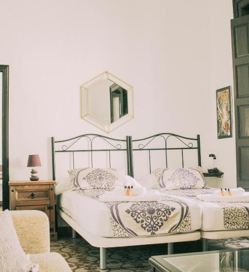 ペンション La Duquesa Guest House
