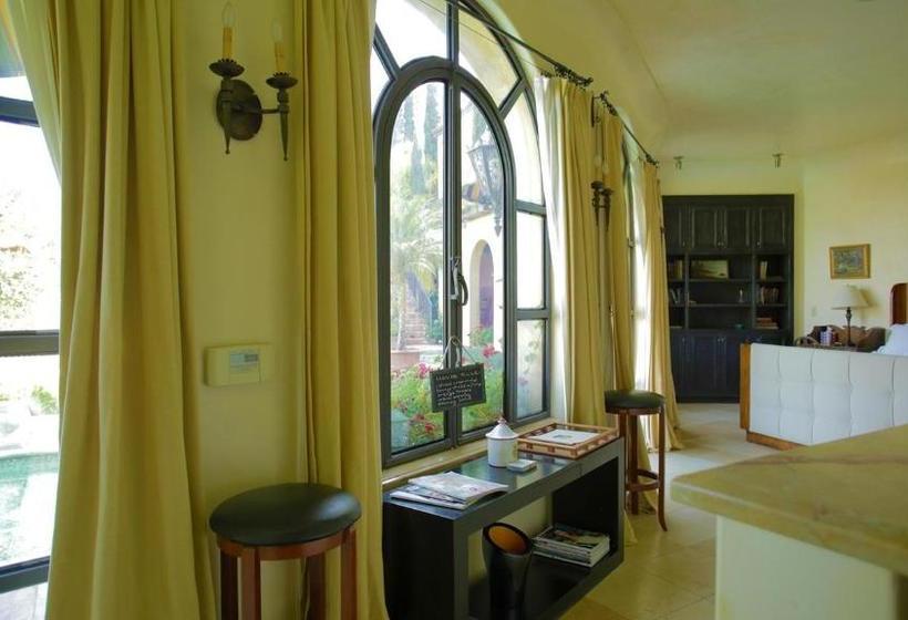 ペンション The Villa Sophia Guest House