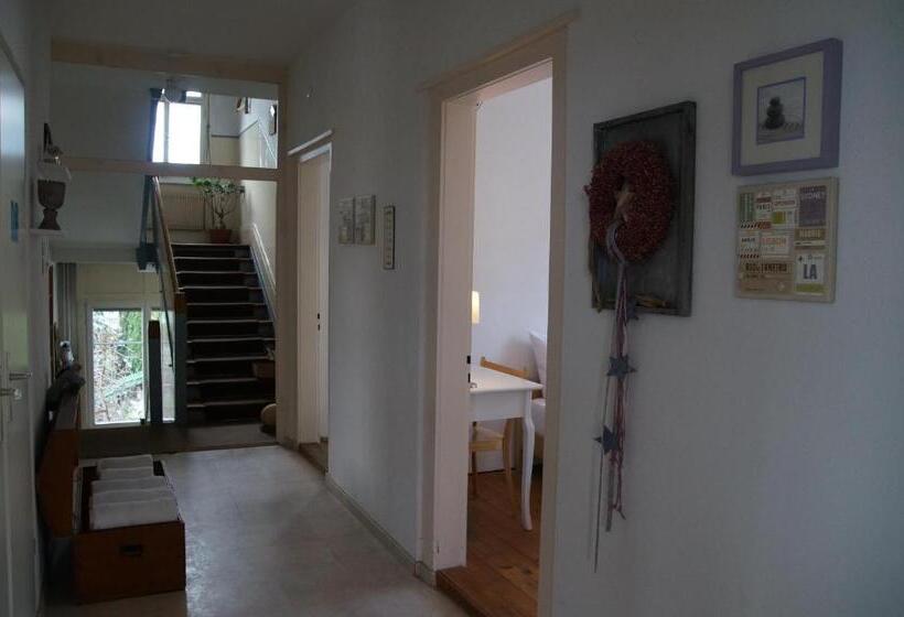 Пансион Villa Donkey Bnb