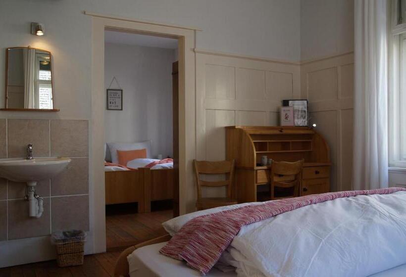 Пансион Villa Donkey Bnb