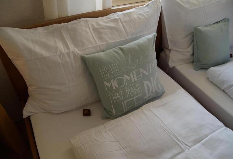 Пансион Villa Donkey Bnb