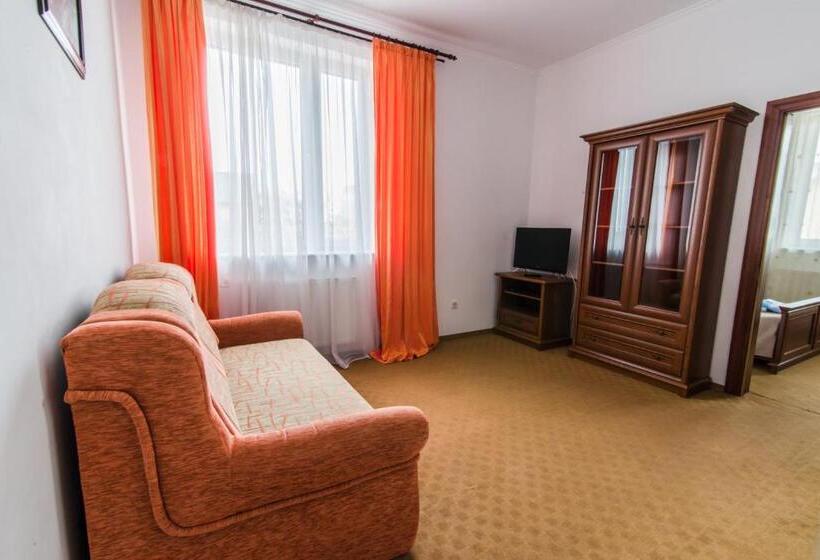 膳宿费 Villa Kameliya