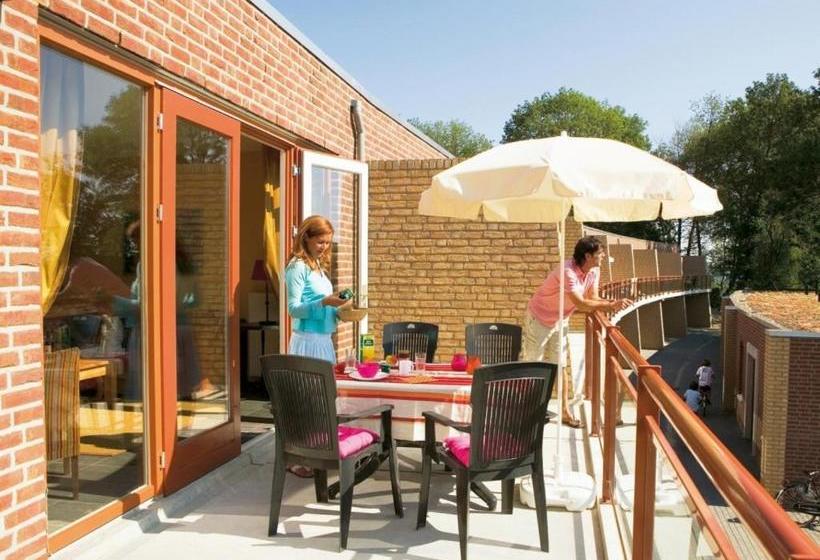 استراحتگاه Landal Kasteeldomein De Cauberg