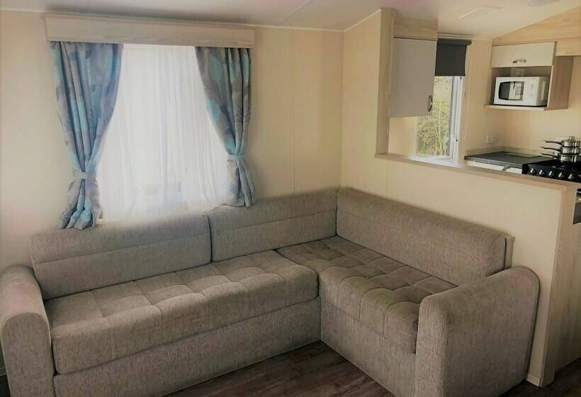 منتجع Towervans Caravan Park