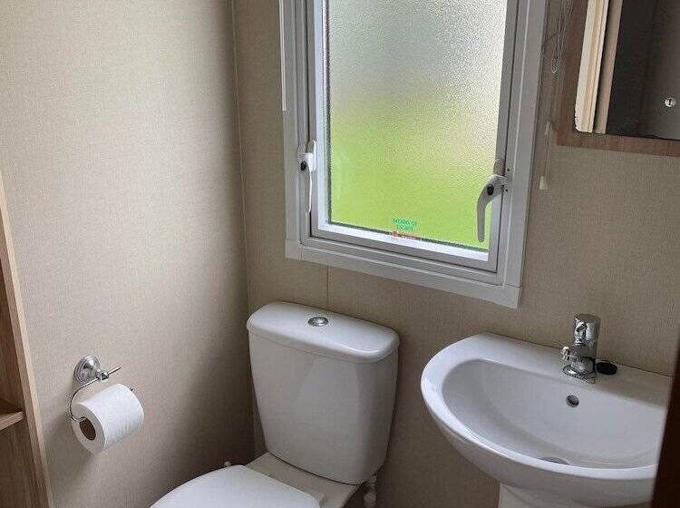 منتجع Towervans Caravan Park