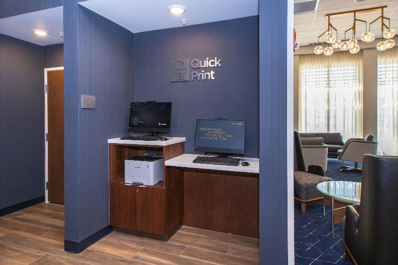 Отель Courtyard By Marriott Rapid City