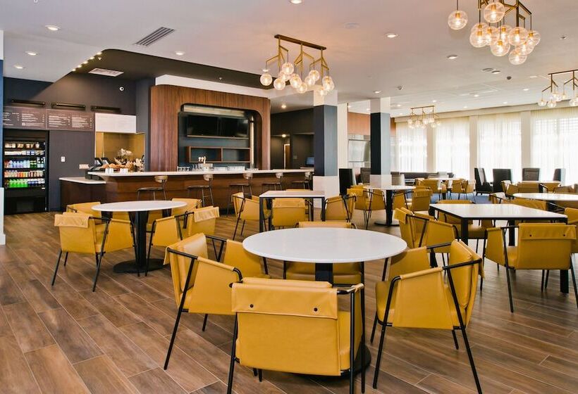 هتل Courtyard By Marriott Rapid City