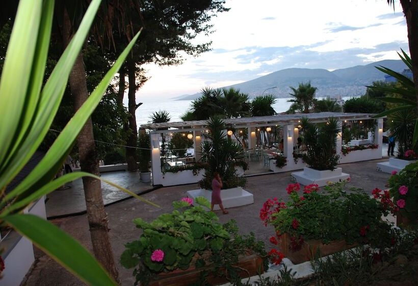فندق Saranda