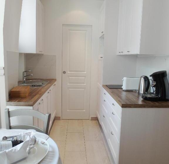 بنسيون Chambre D Hôte : Louvre Elegant Apt Suite