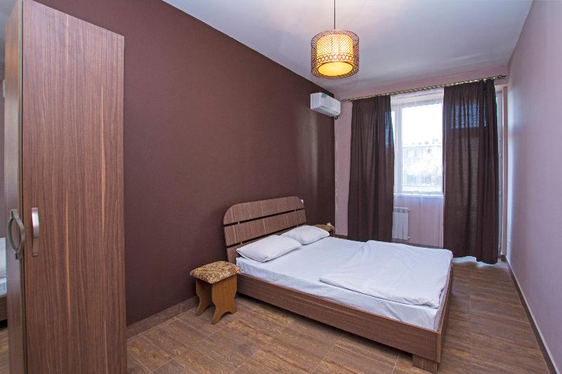Flatsinyerevan - Apartment At Aram