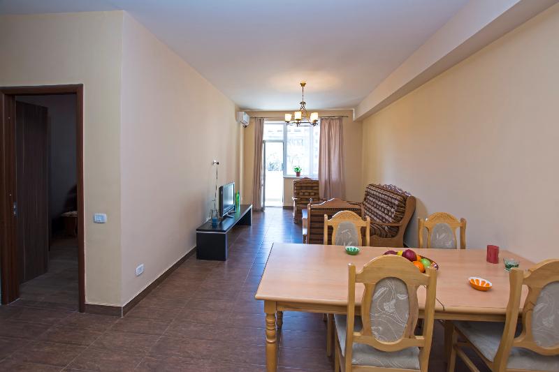 Flatsinyerevan - Apartment At Aram
