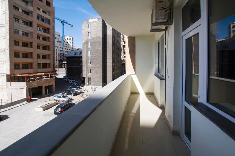 Flatsinyerevan - Apartment At Aram